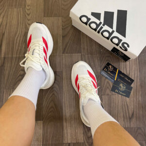 Adizero EVO SL – Be sọc đỏ