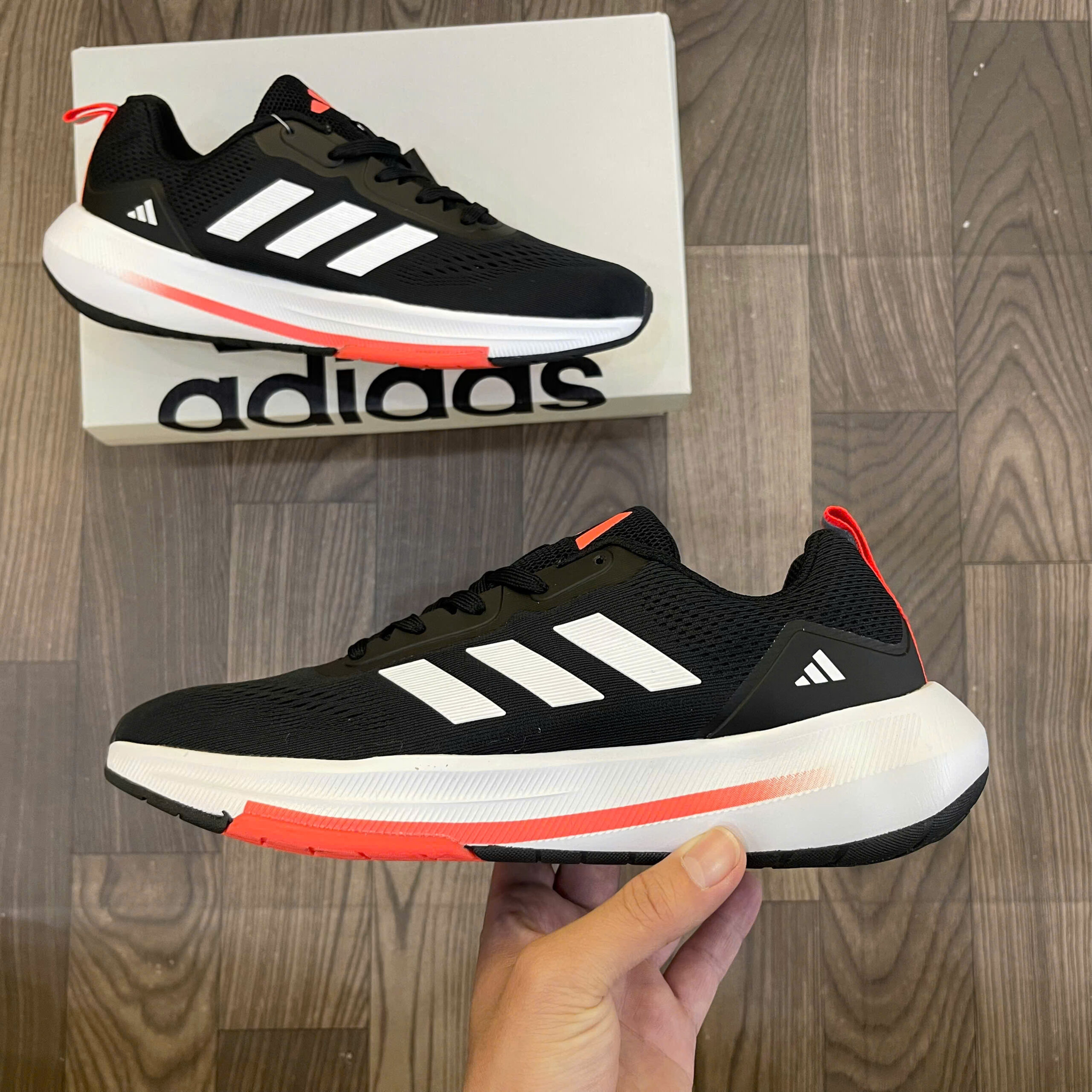 30700570604995639748