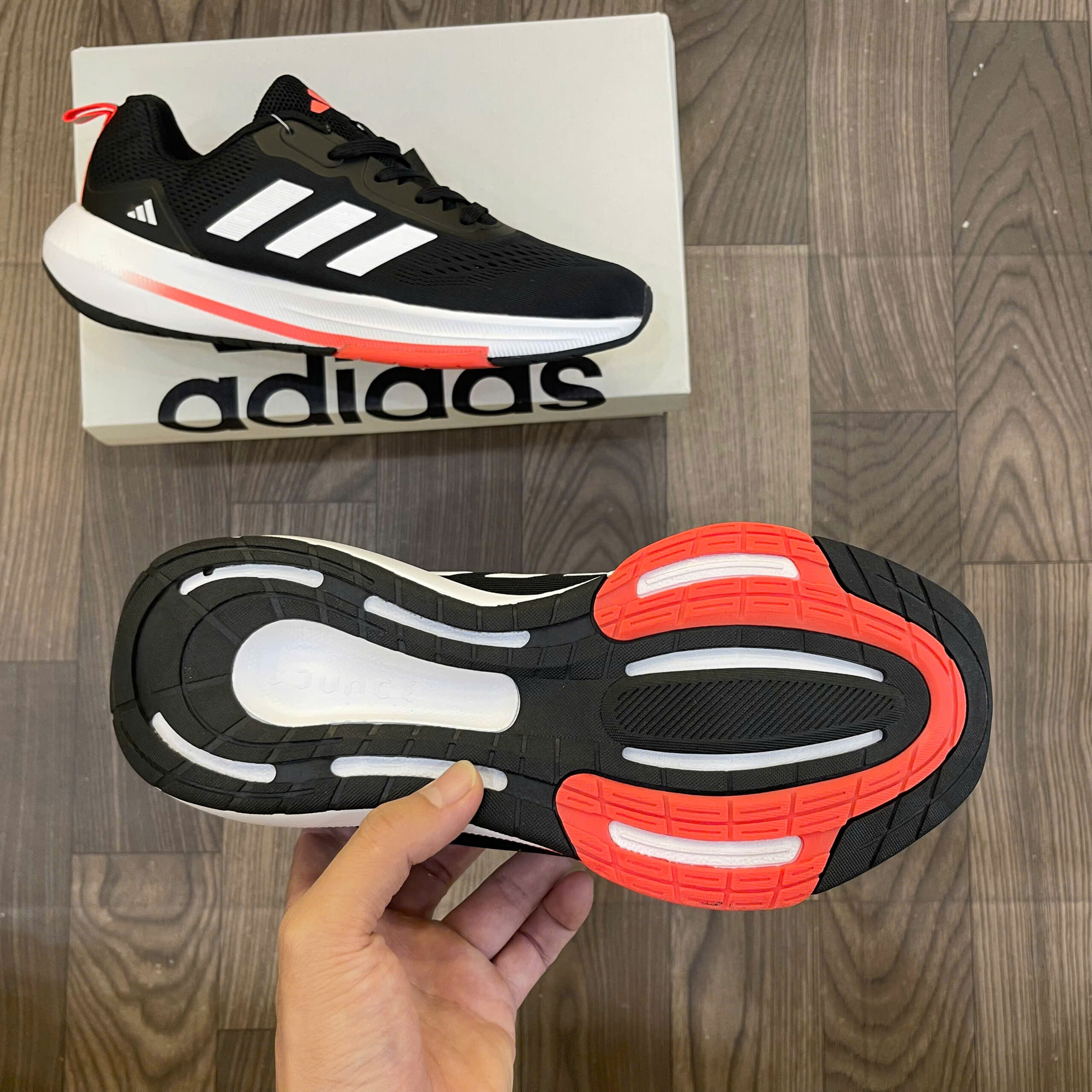 565e3ebbd9d3558d0cc211